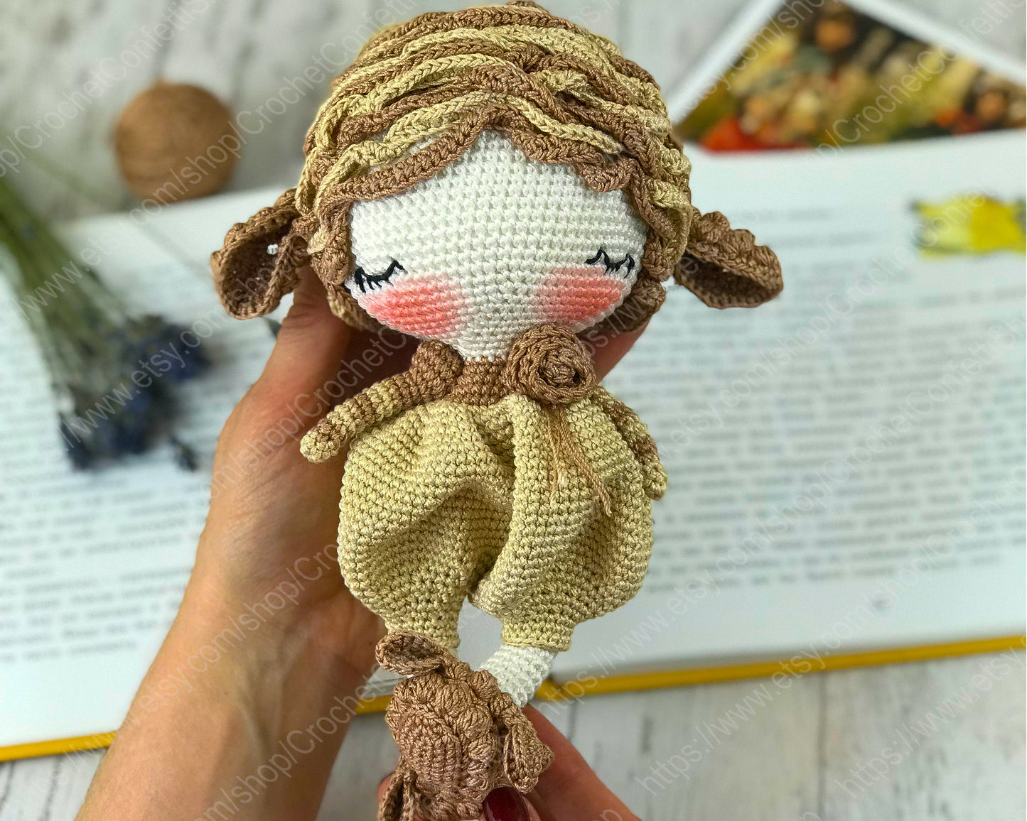 PATRON DE POUPEE MOUTON ENDORMIE