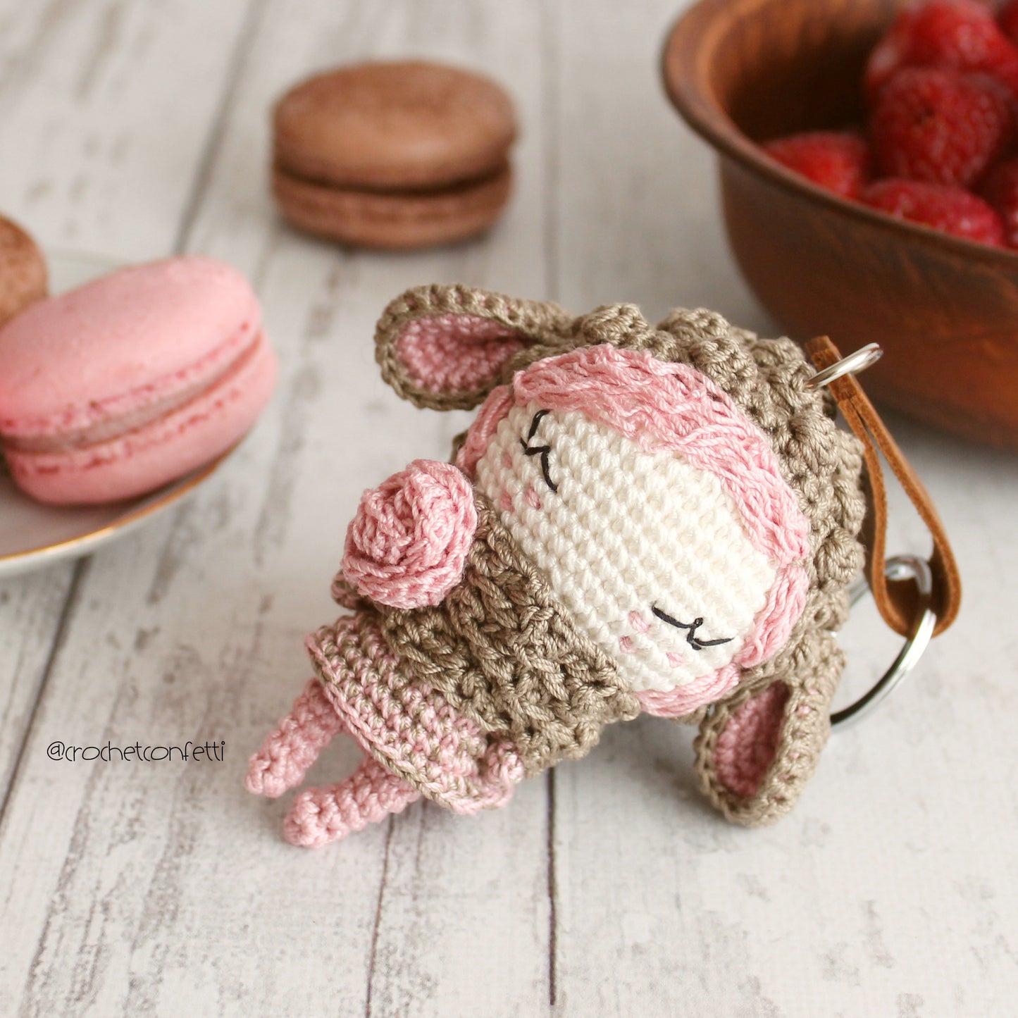 Patrón de la pequeña muñeca oveja