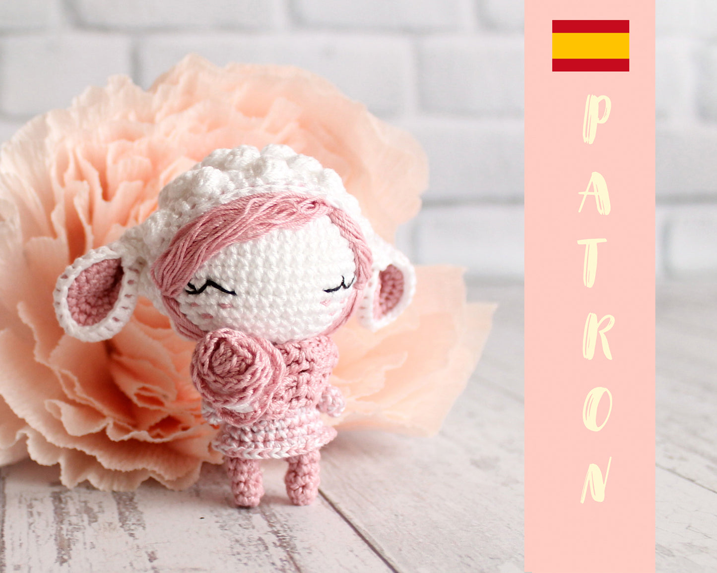 Patrón de la pequeña muñeca oveja