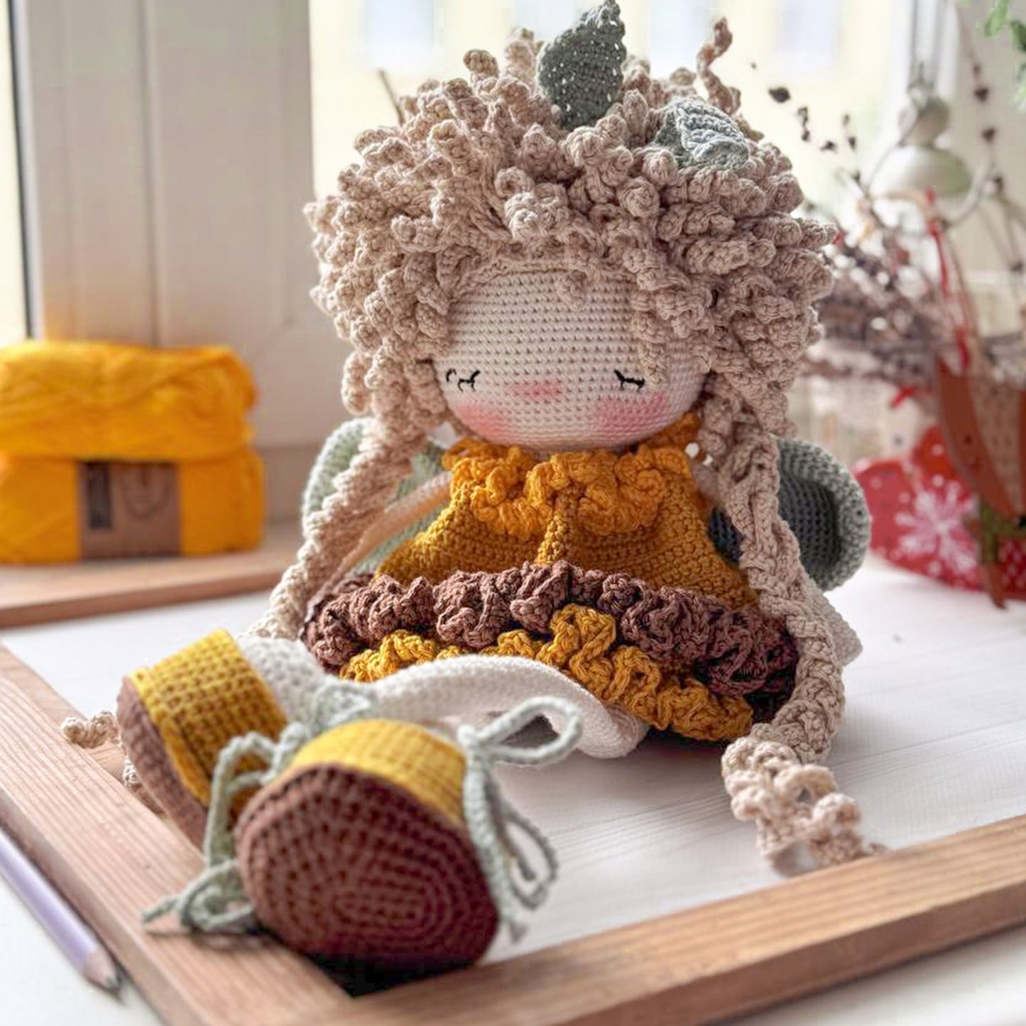 PDF Crochet Pattern Amigurumi Doll Friendly Bee - TUTORIAL with 200 pictures + VIDEO with Subtitles English